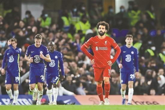  狼队韧性十足逼平曼城，防守反击成典范  