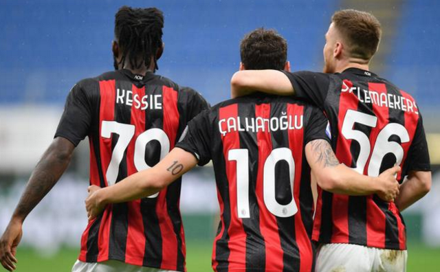  萨索洛七分钟三球闪击拉齐奥创纪录  