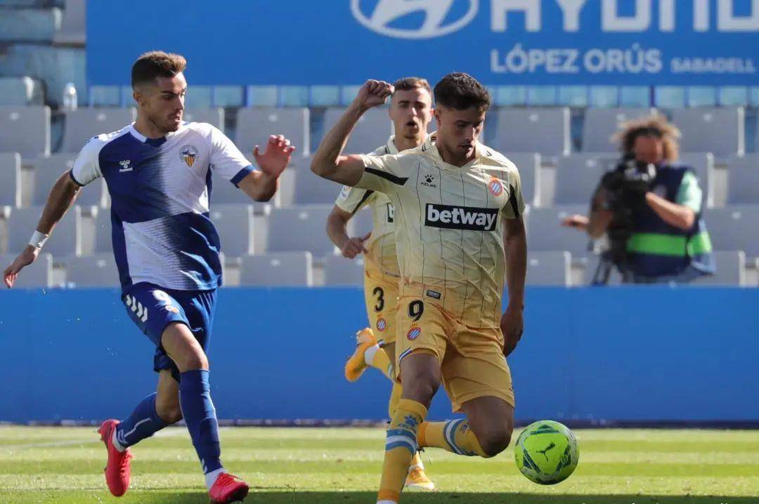  摩纳哥边路传中制胜，昂热防空短板暴露无遗